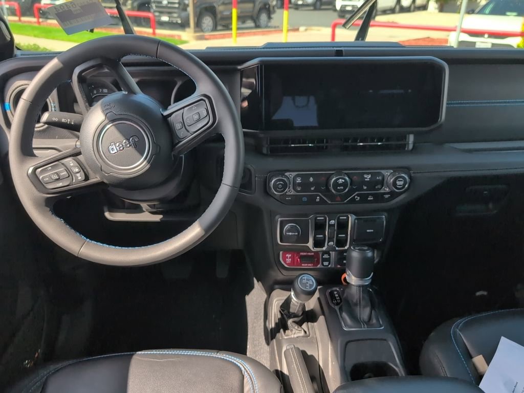 Used 2024 Jeep Wrangler Unlimited Rubicon 4xe image 11