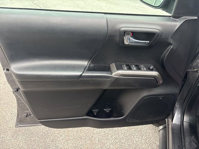 Used 2023 Toyota Tacoma Limited image 30
