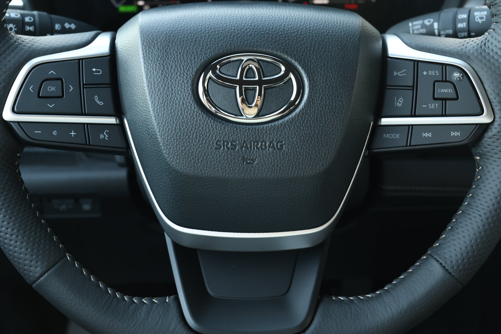 New 2026 Toyota Sienna Platinum AWD/4WD image 17