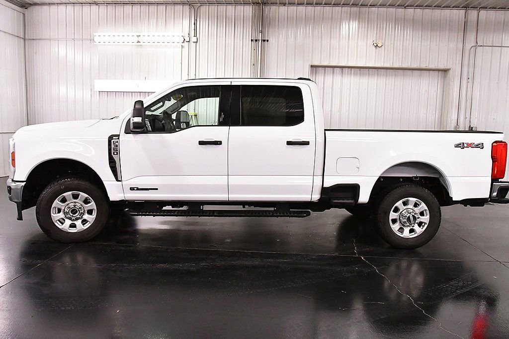 Used 2024 Ford F350 XLT image 4