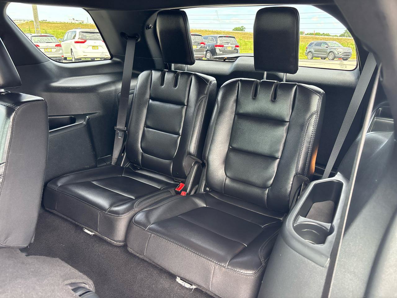 Used 2019 Ford Explorer XLT w/ Equipment Group 202A AWD/4WD image 21