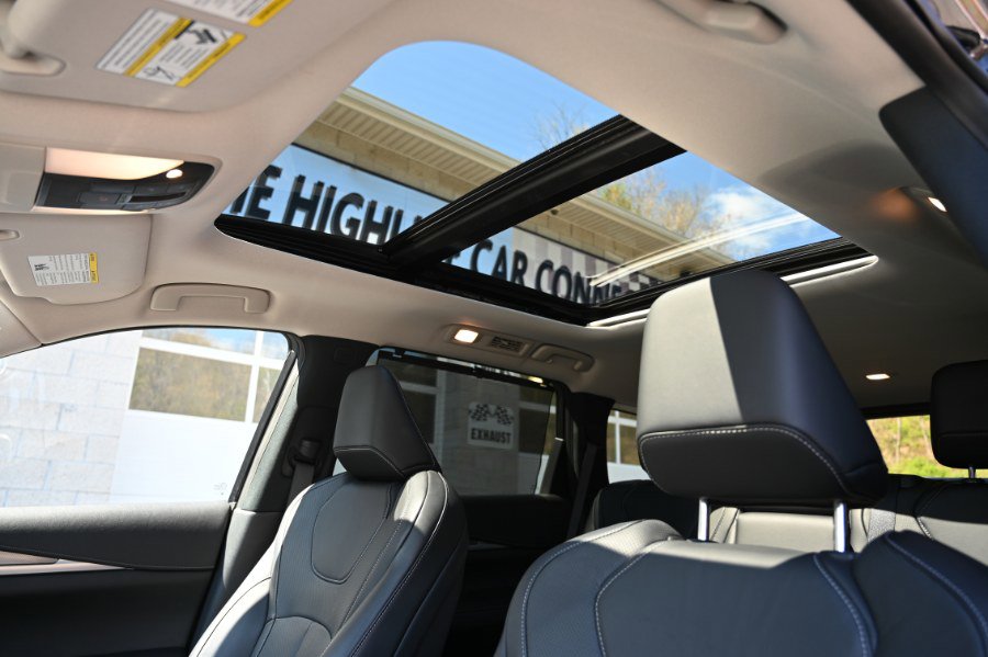 Used 2023 INFINITI QX60 Luxe w/ Cargo Package AWD/4WD image 3