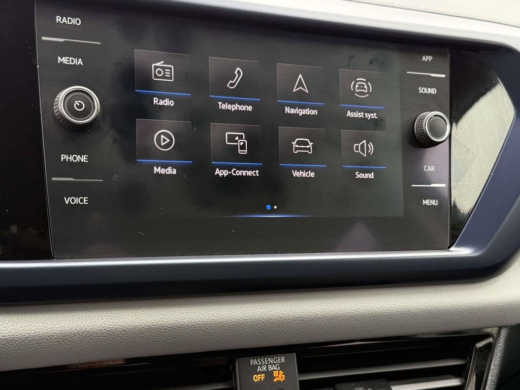 Used 2022 Volkswagen Taos SE image 18