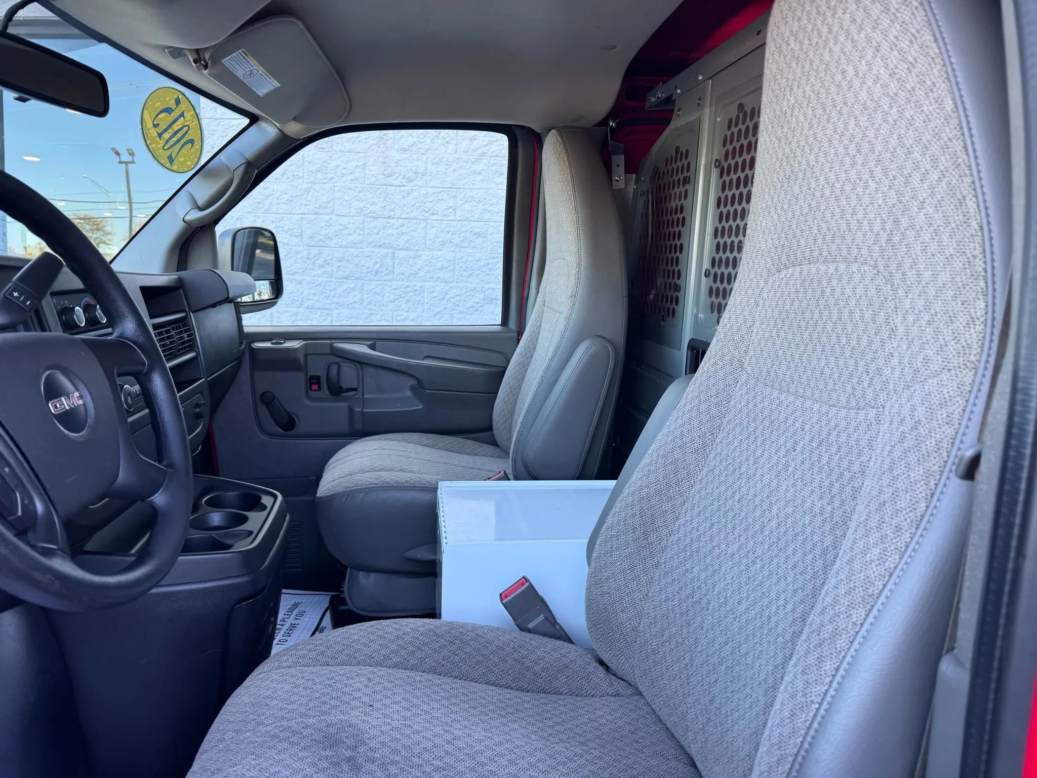 Used 2015 GMC Savana 3500 image 10