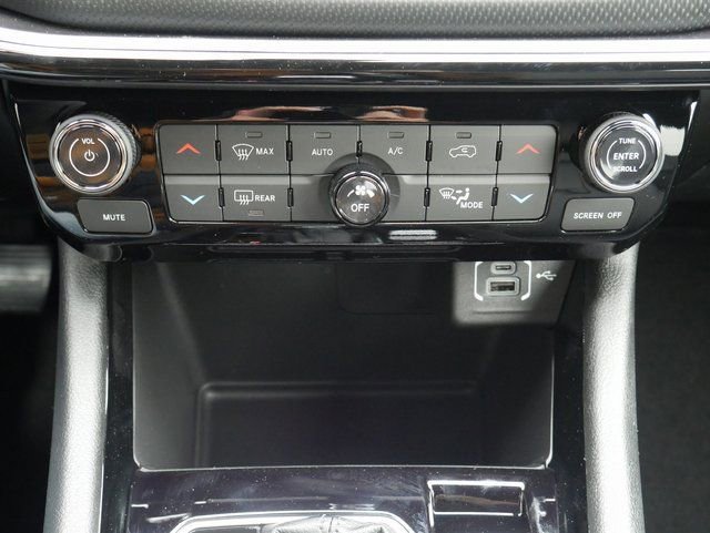 New 2026 Jeep Compass Limited image 17