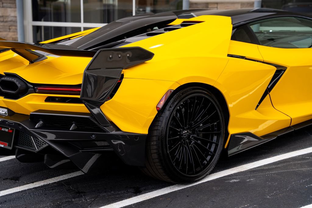 Used 2024 Lamborghini Revuelto AWD/4WD image 22