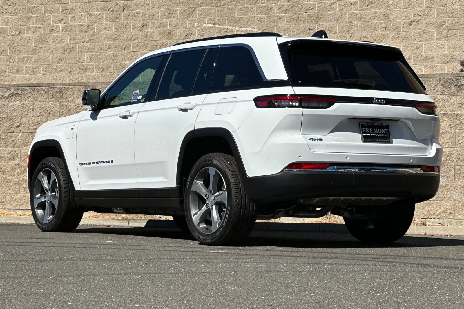 New 2024 Jeep Grand Cherokee Limited 4xe image 5