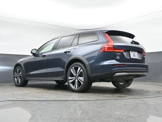 Used 2023 Volvo V60 B5 Cross Country Plus image 40