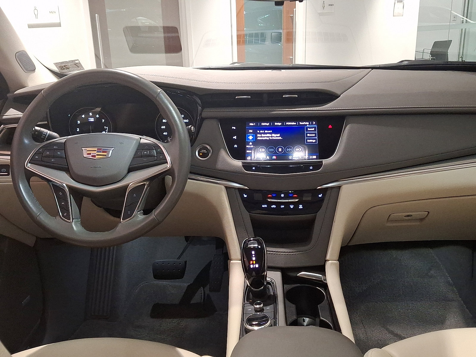Certified 2023 Cadillac XT5 Premium Luxury w/ Technology Package AWD/4WD image 18