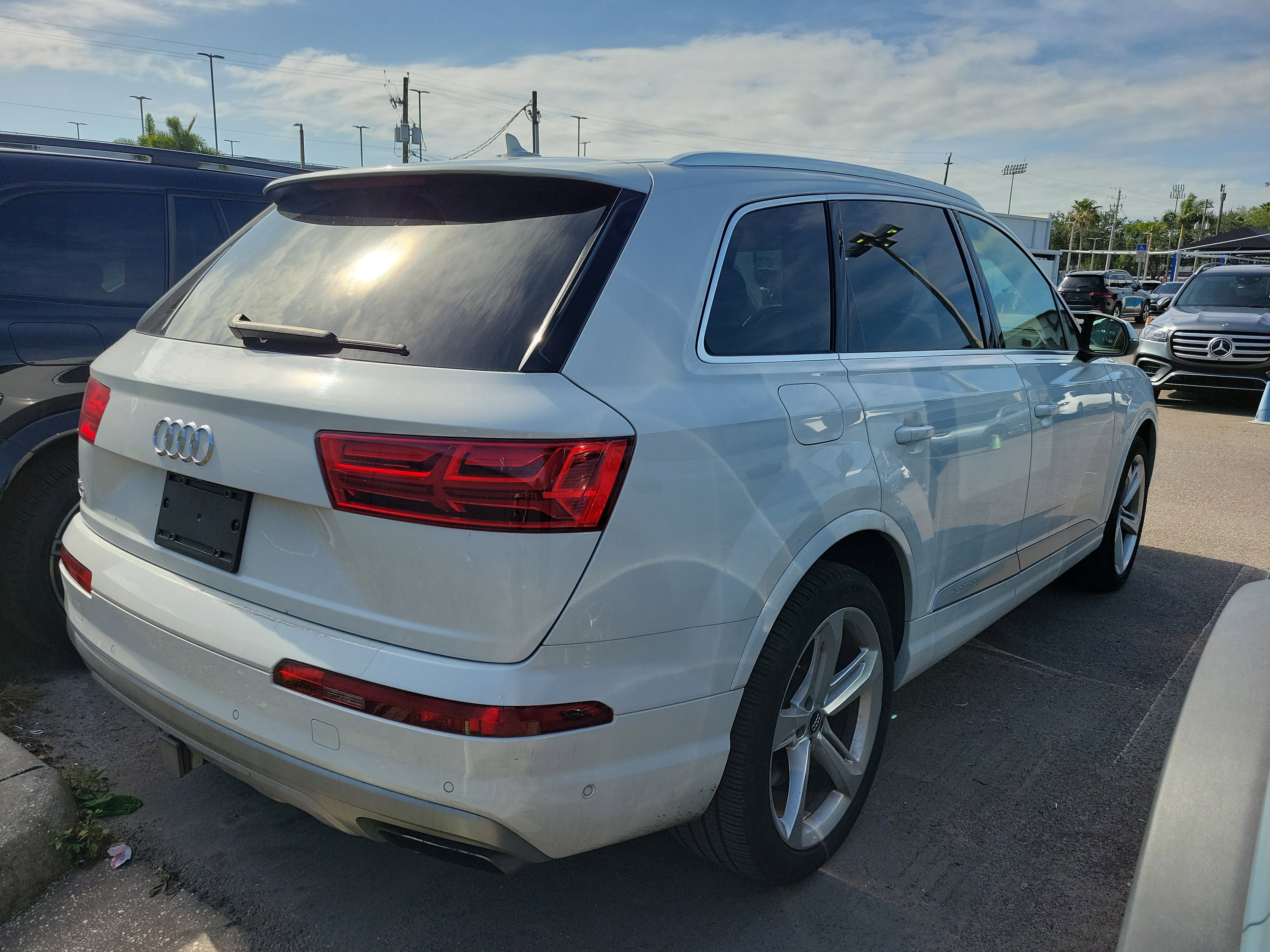Used 2019 Audi Q7 3.0T Prestige AWD/4WD image 3