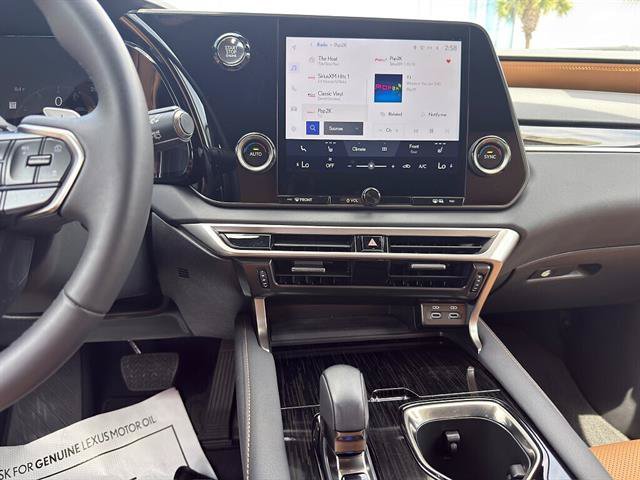 Certified 2025 Lexus RX 350 FWD w/ Technology Package image 15