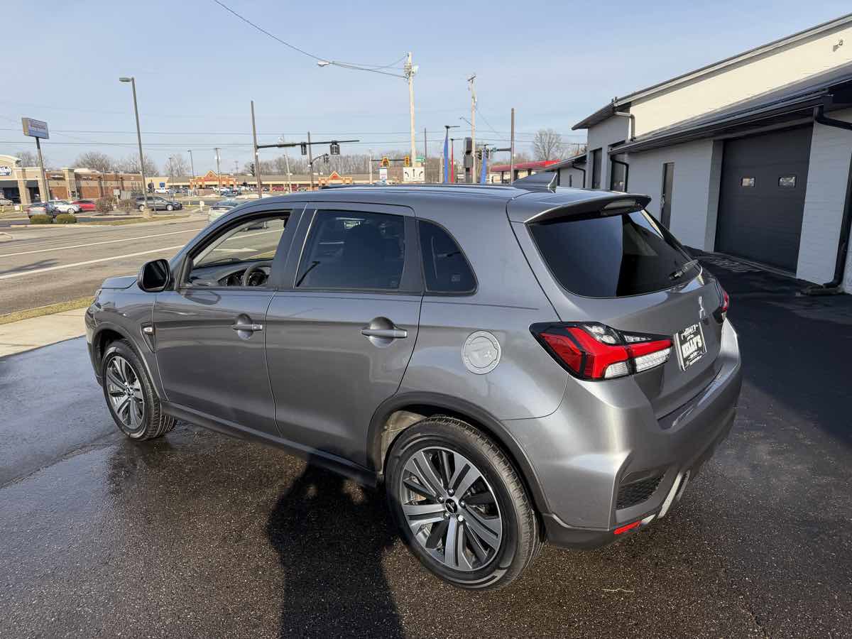 Used 2021 Mitsubishi Outlander Sport ES image 3