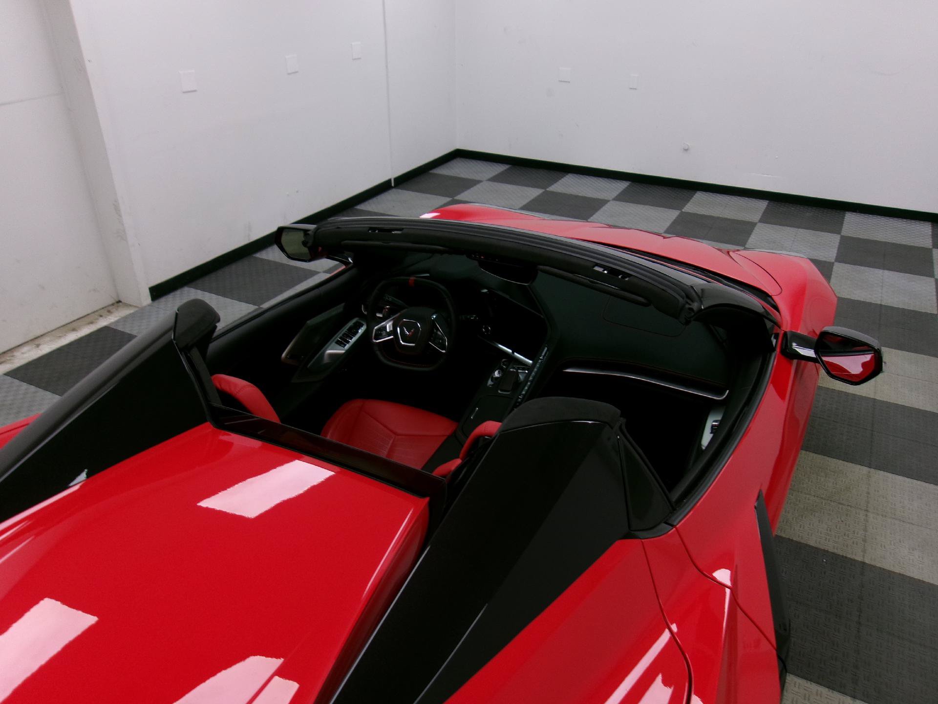 Used 2024 Chevrolet Corvette Stingray Premium Conv w/ Z51 Performance Package RWD image 5