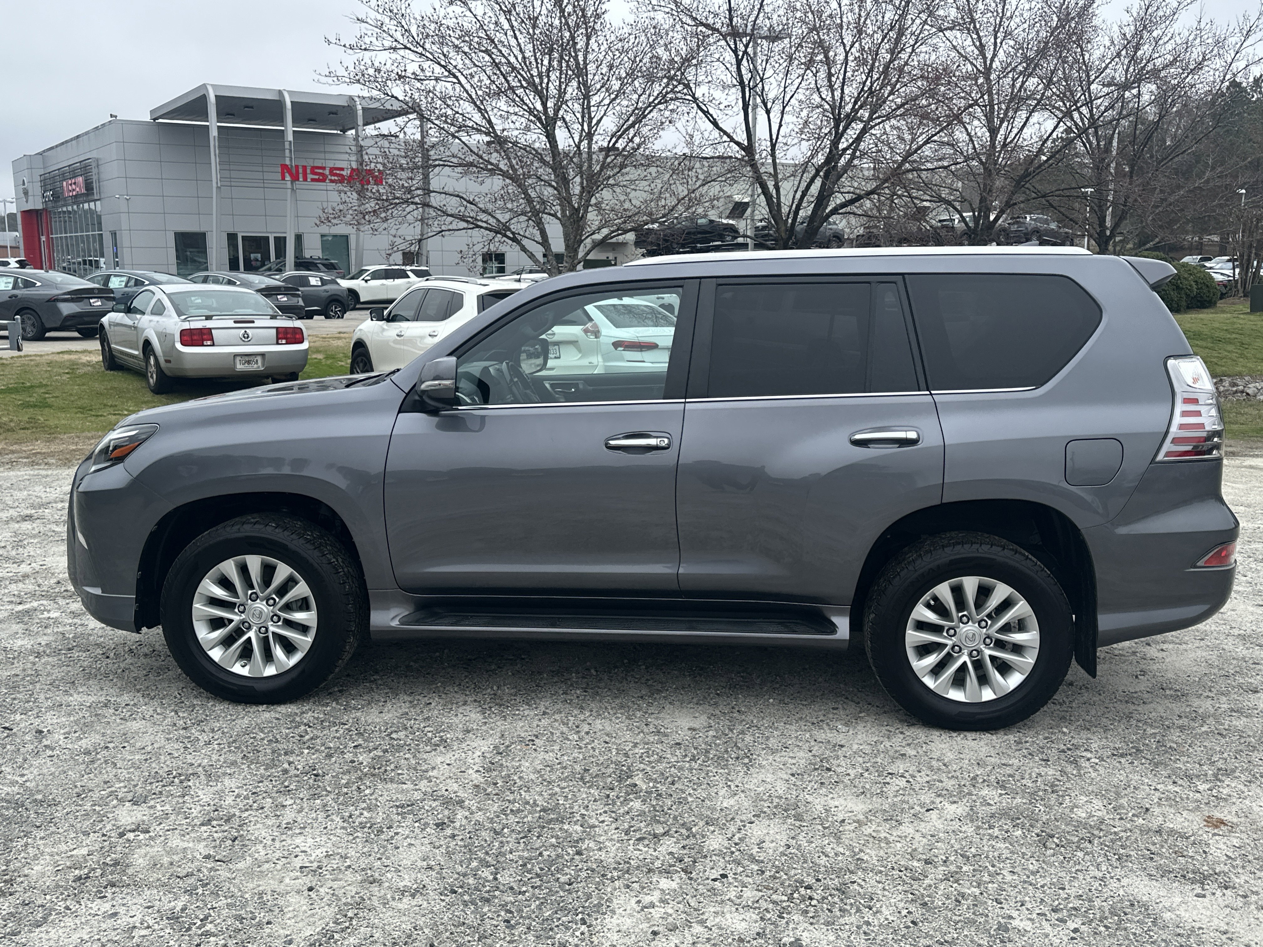 Used 2021 Lexus GX 460 Premium w/ Premium Package AWD/4WD image 8
