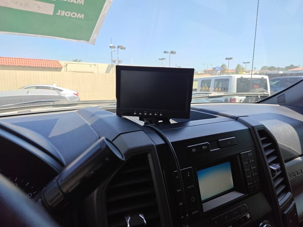 Used 2017 Ford F550 2WD Regular Cab Super Duty image 13