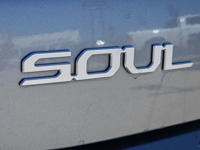 Used 2023 Kia Soul LX w/ Option Group 015 FWD image 10