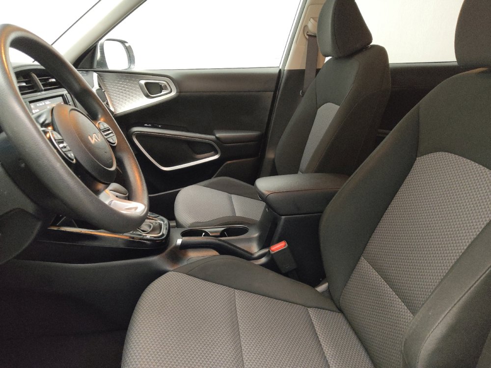 Used 2023 Kia Soul LX w/ Option Group 015 image 17