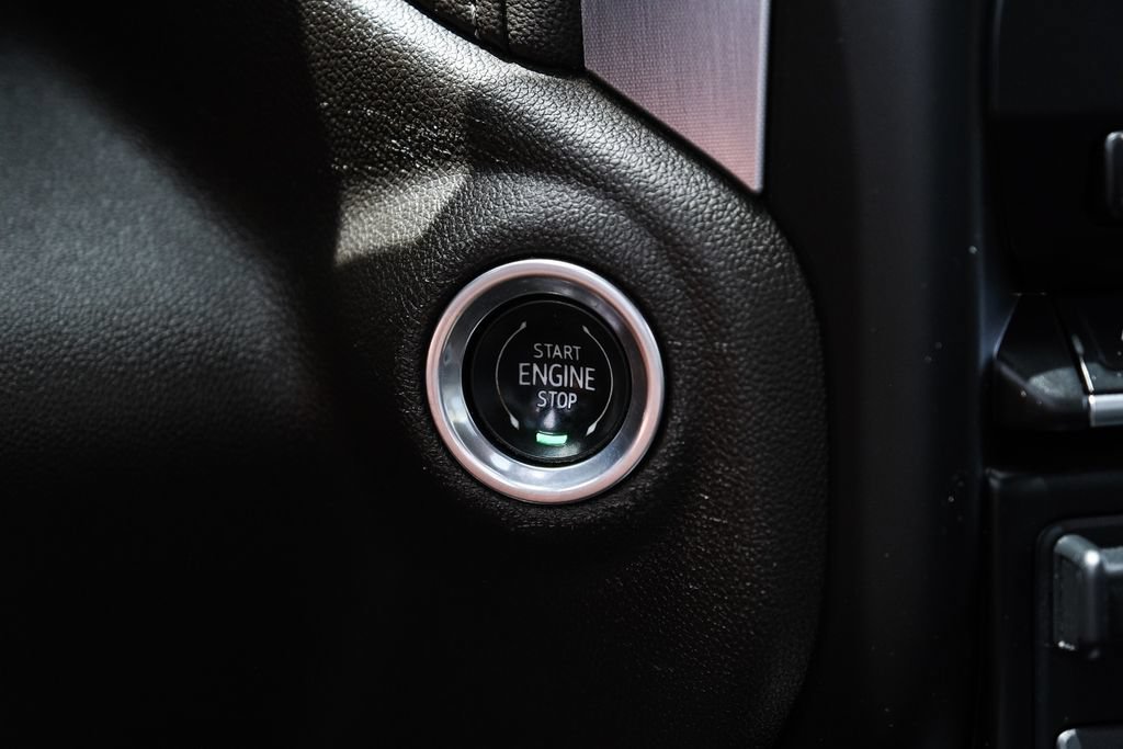 Used 2019 GMC Sierra 1500 SLT AWD/4WD image 17