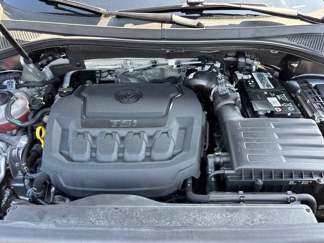 Used 2023 Volkswagen Tiguan SE R-Line AWD/4WD image 33