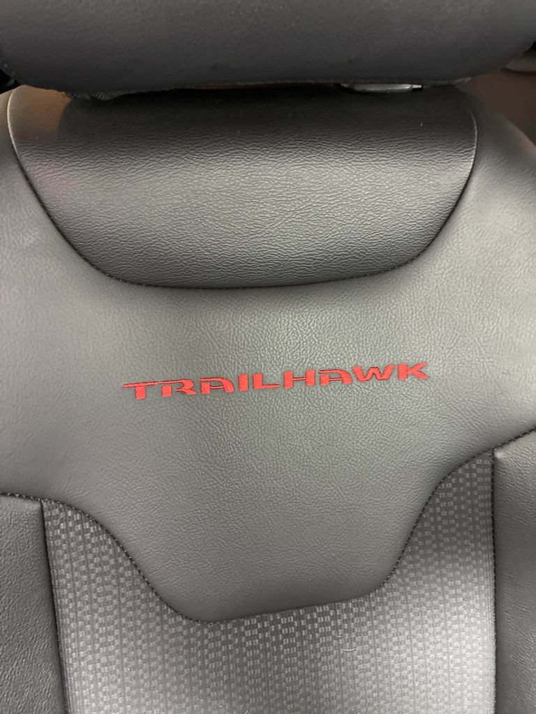 Used 2025 Jeep Compass Trailhawk AWD/4WD image 30