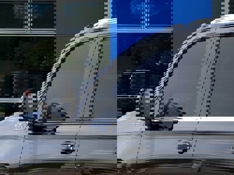 New 2026 Chevrolet Suburban High Country image 36