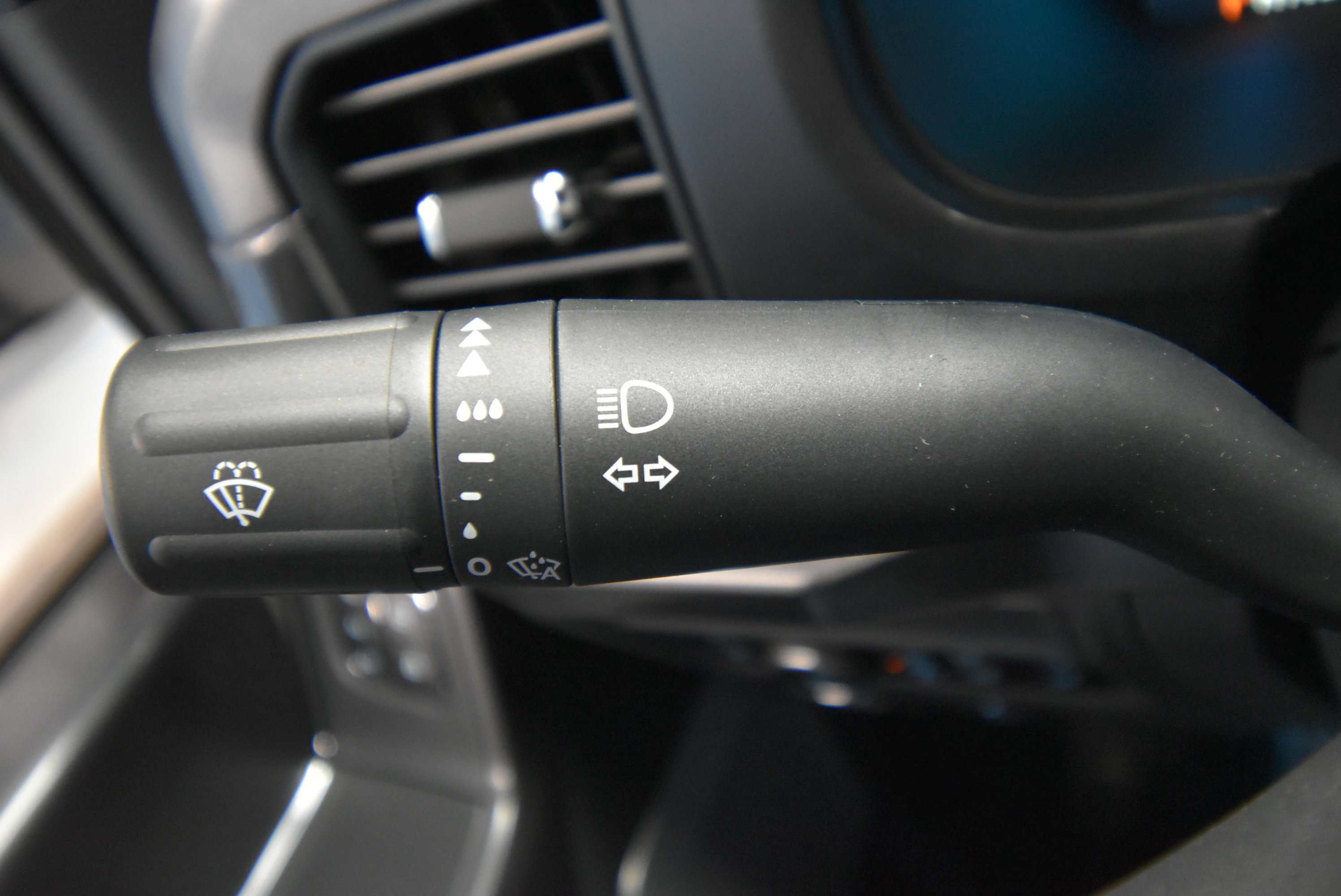 New 2025 Ford F150 Lariat w/ Equipment Group 502A High image 10