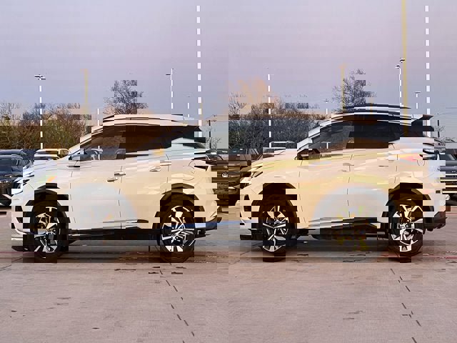 Used 2019 Nissan Murano SV w/ Premium Package image 3