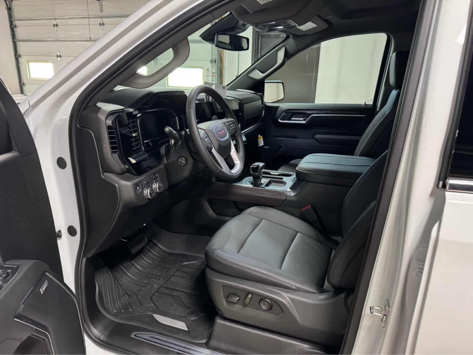 New 2026 GMC Sierra 1500 SLT w/ SLT Premium Plus Package image 14