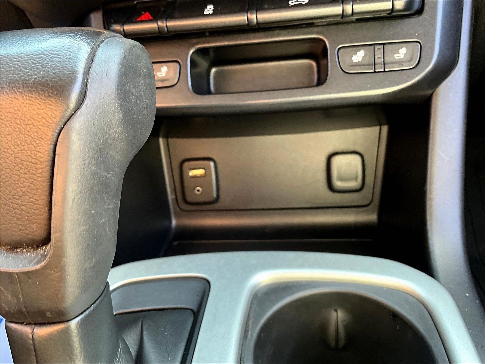 Used 2015 Chevrolet Colorado LT w/ Luxury Package RWD image 16