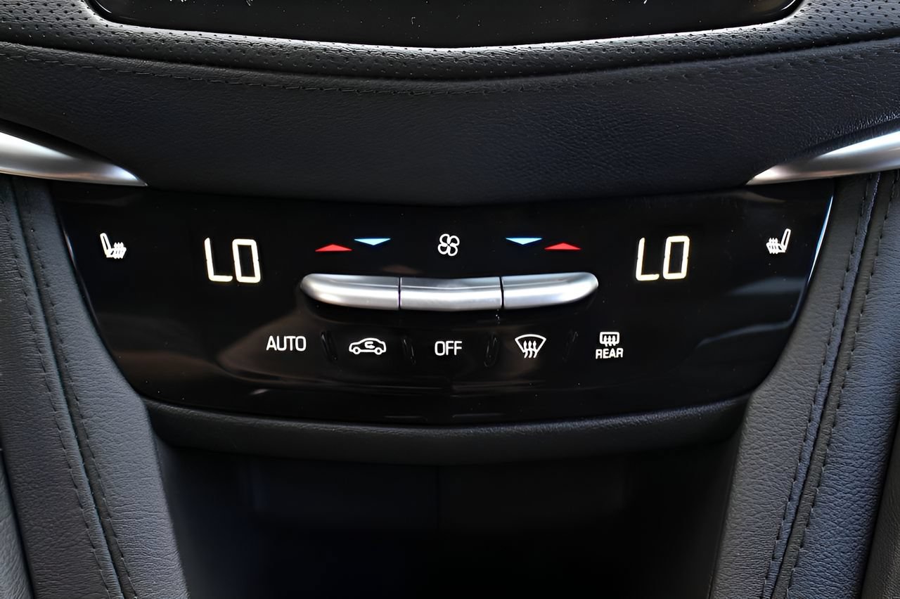 New 2025 Cadillac XT6 Luxury FWD image 23