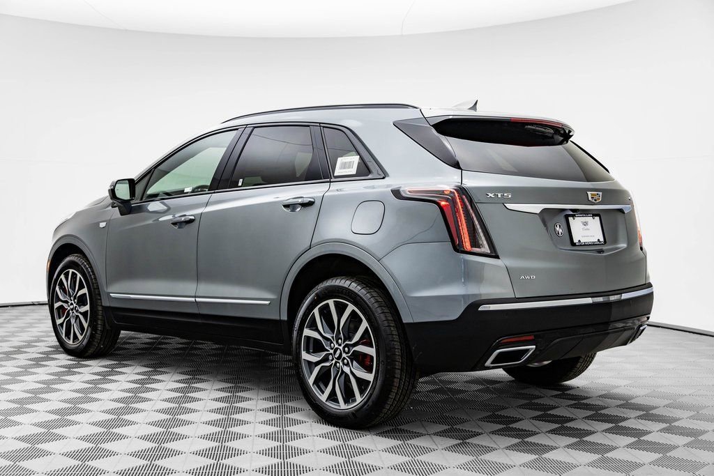 Used 2023 Cadillac XT5 Sportv image 2