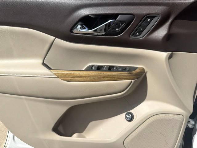 Used 2017 GMC Acadia Denali w/ Technology Package FWD image 28