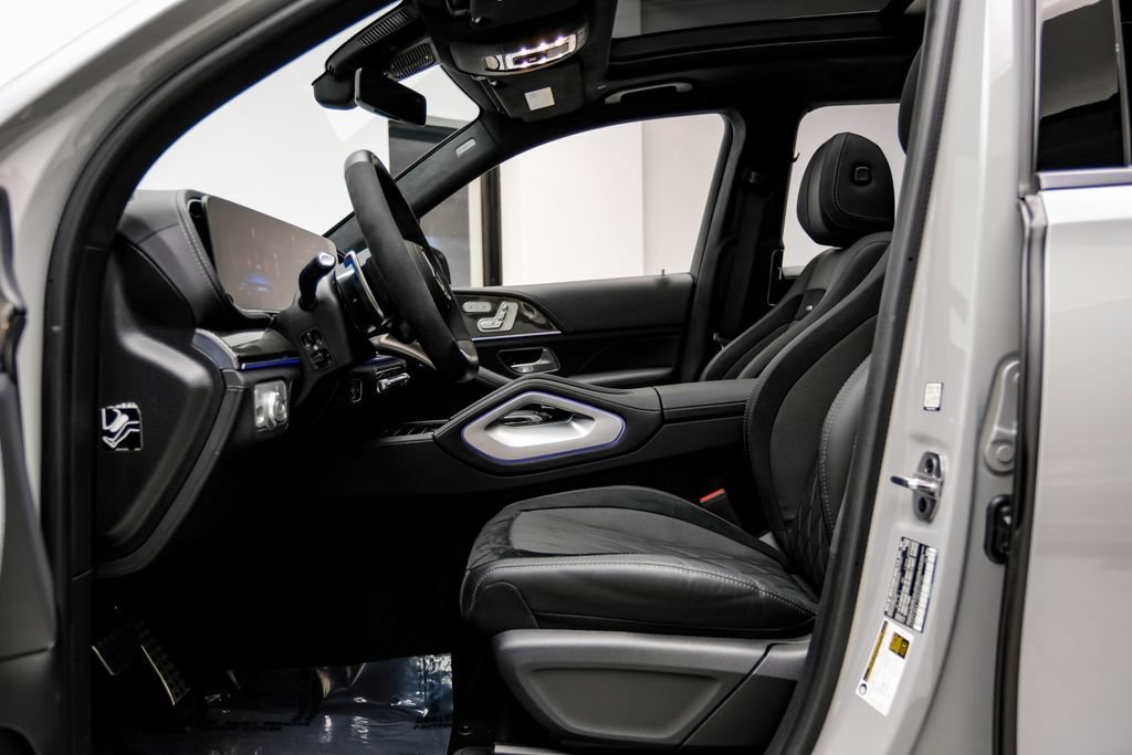 Used 2025 Mercedes-Benz GLS 63 AMG 4MATIC image 9