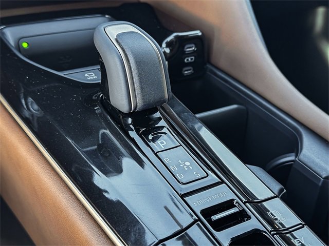 New 2025 Toyota Crown Signia image 17