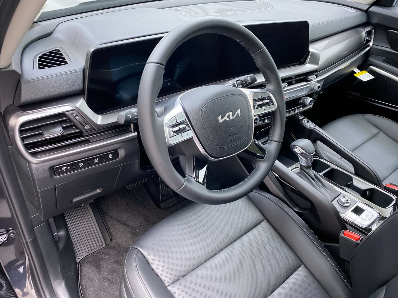 Certified 2025 Kia Telluride S FWD image 21
