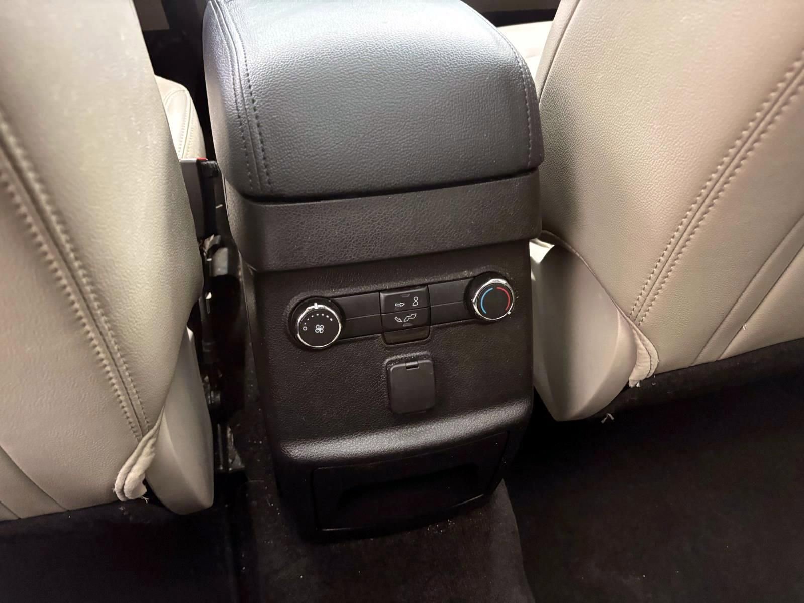 Used 2018 Ford Explorer XLT w/ Equipment Group 202A image 31