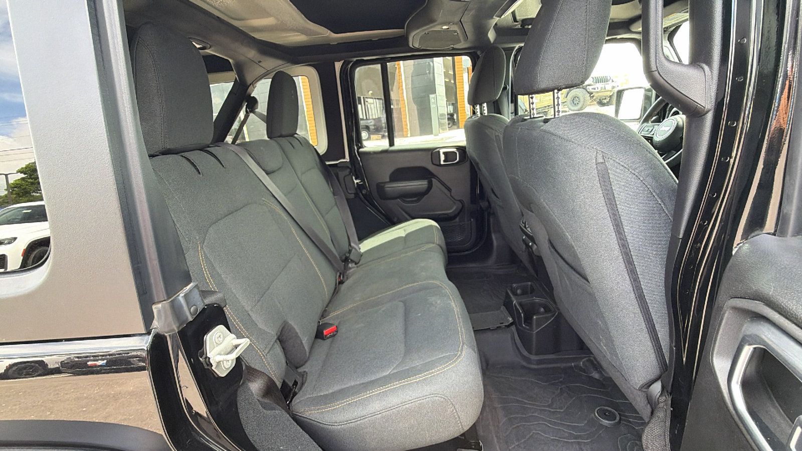 Used 2024 Jeep Wrangler Unlimited Sport AWD/4WD image 17