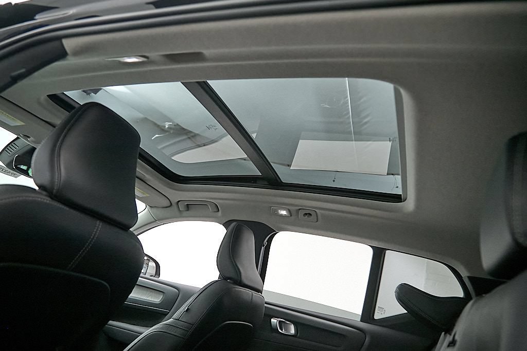 Certified 2023 Volvo XC40 B5 Ultimate w/ Climate Package AWD/4WD image 22