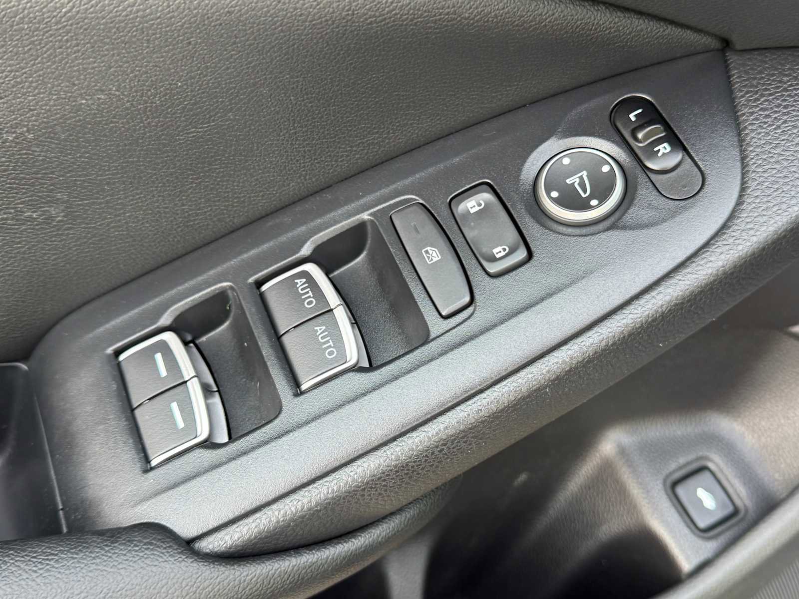Used 2020 Honda Accord EX image 12