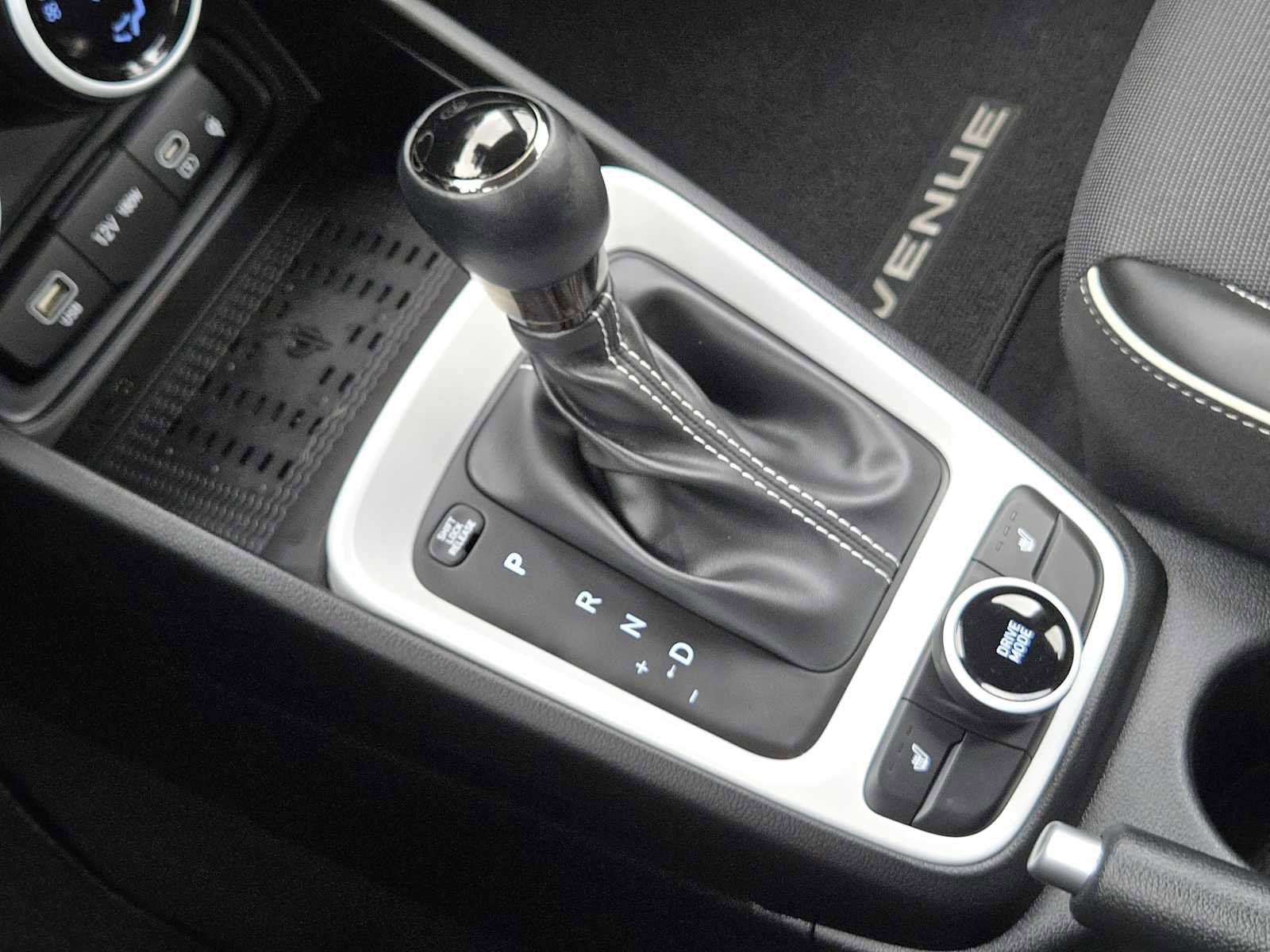 Certified 2025 Hyundai Venue Limited image 20