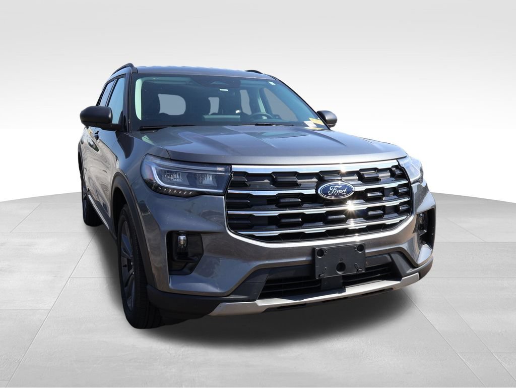 Used 2025 Ford Explorer Active w/ Active Comfort Package AWD/4WD image 9