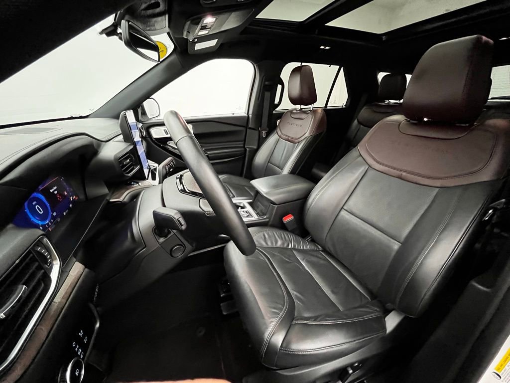 Used 2023 Ford Explorer Platinum w/ Technology Package image 21