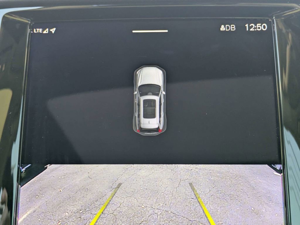 Certified 2023 Volvo XC60 B5 Ultimate w/ Protection Package Premier image 27