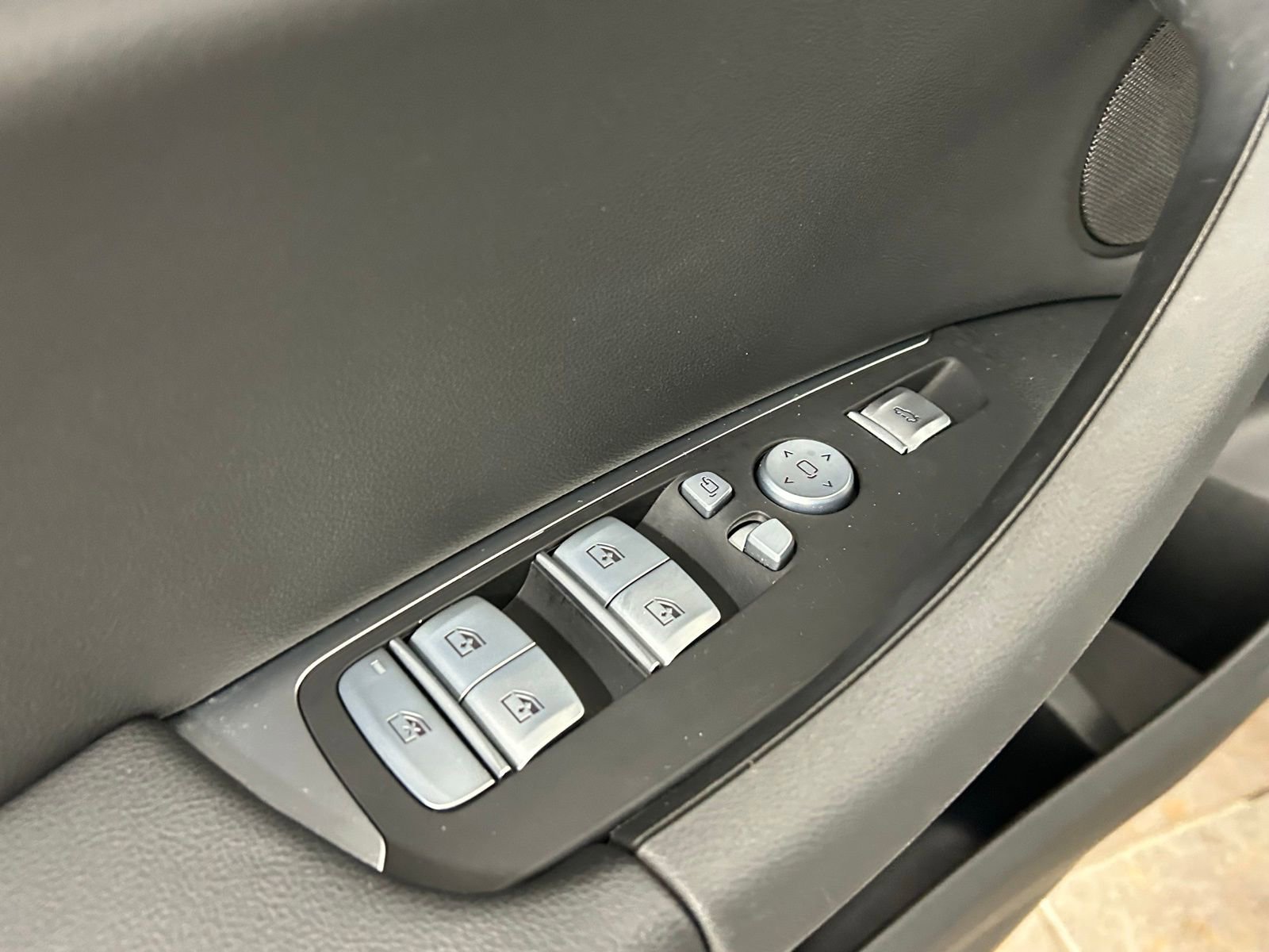 Used 2023 BMW X3 xDrive30i w/ Convenience Package w/ZPA image 27