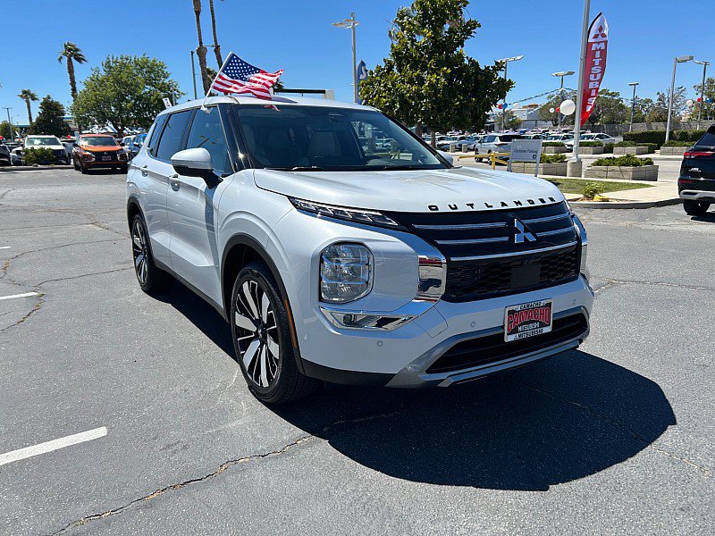 New 2026 Mitsubishi Outlander SE FWD image 1