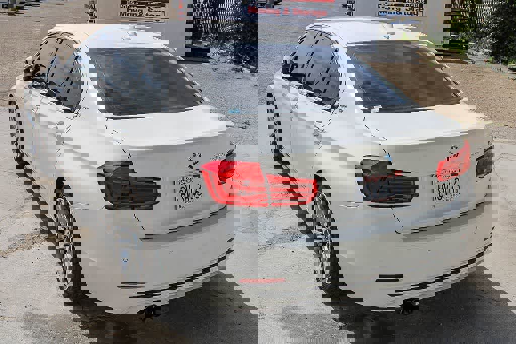 Used 2017 BMW 330e image 7