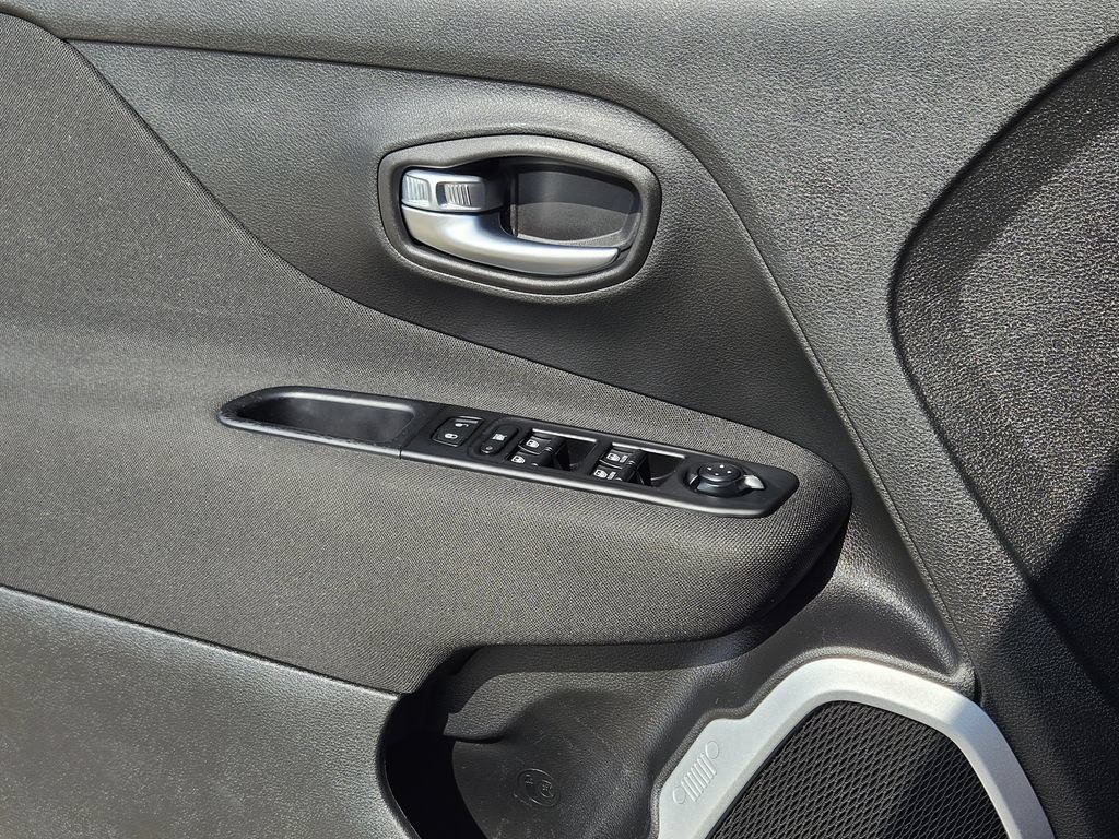 Used 2020 Jeep Renegade Sport FWD image 28