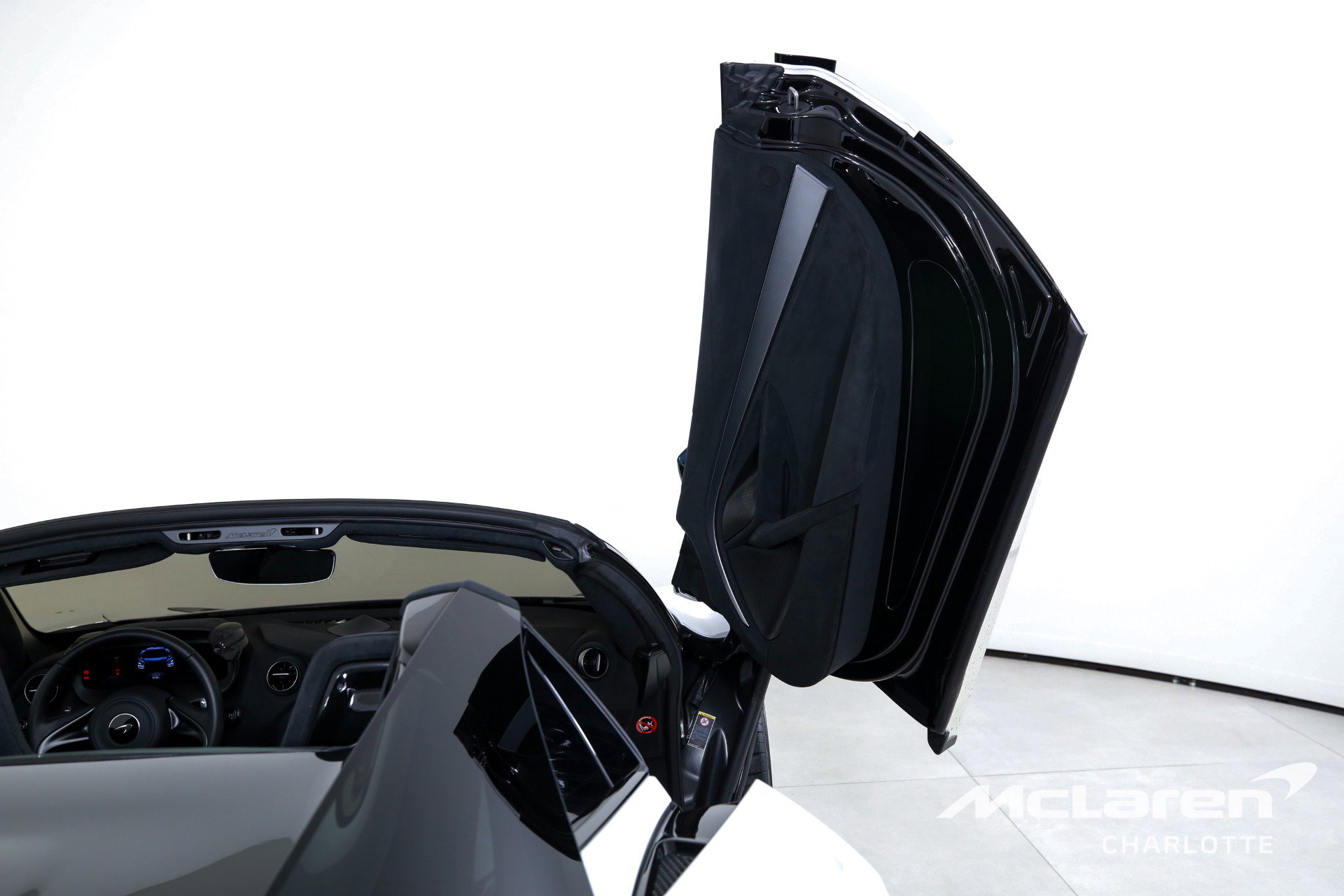 Used 2024 McLaren 750S Spider image 19