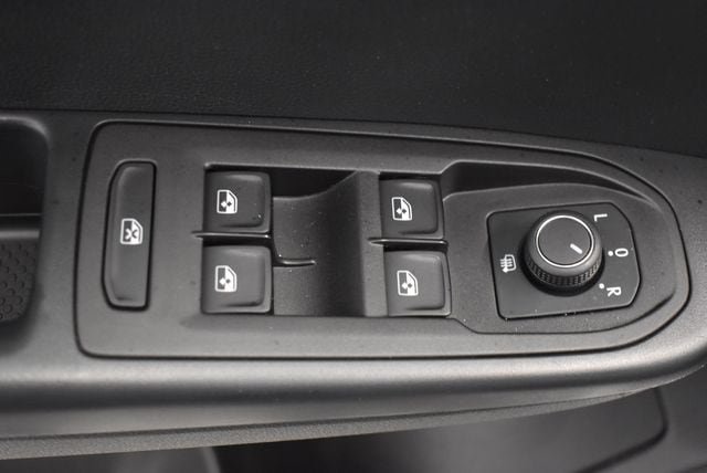 Used 2025 Volkswagen Taos S AWD/4WD image 21