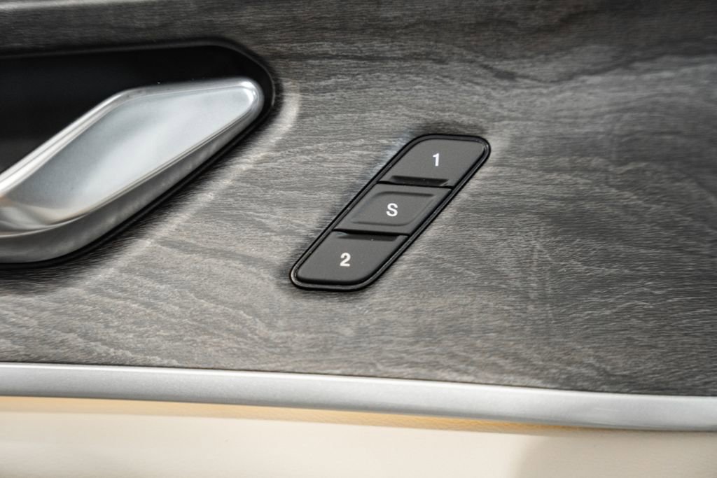 New 2025 Jeep Grand Cherokee L Limited w/ Luxury Tech Group II image 39